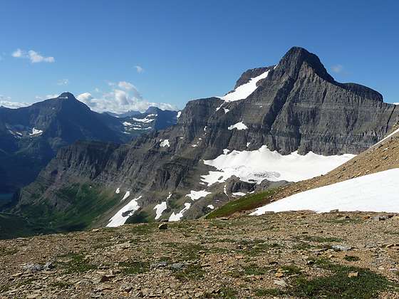 The Sexton Glacier on the eastern flanks of Matahpi Peak